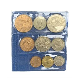 Great British and World coins, including Queen Elizabeth II 1953 nine coin set in blister pack, old round one pound coins, 1986, 1989, 1994 and other commemorative two pound coins, Isle of Man 1980 Christmas fifty pence, Cook Islands commemoratives etc, in folders, boxes and loose