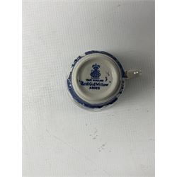 Extensive Booths Real Old Willow pattern dinner, tea and coffee service mostly for nine or more covers including pair of vegetable dishes and covers, plates in various sizes, tea cups and saucers, soup bowls and stands, two coffee and tea pots etc approx 110 pieces
