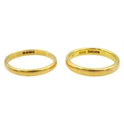Two 22ct gold wedding bands, both hallmarked Birmingham 1939 and 1953