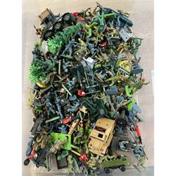 Military diecast vehicles, figures and accessories including Britains Scout Cars, Kubelwagen, Jeeps etc, Corgi, Matchbox and other vehicles, Britains and other figures in one box