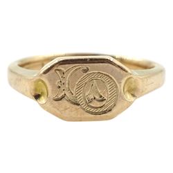 Early 20th century 9ct gold ring, with monogrammed 'GO' initials, Birmingham 1928