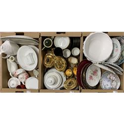 Crown Devon gilt tea ware, Royal Doulton Quintet, Limoges and other collectors plates etc in three boxes