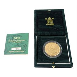 Queen Elizabeth II 2001 gold brilliant uncirculated five pound coin, cased with certificate 