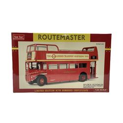Sun Star Routemaster limited edition 1:24 scale bus 2910: RM 94 - VLT 94 Open top The Original London Transport Sightseeing Tour, boxed