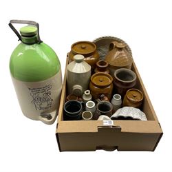 Coates Cider flagon, Thoms Voice stoneware flagon, Victorian advertising jelly mould and other stoneware in one box