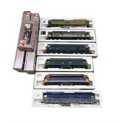 Six Lima '00' gauge locomotives, 204806A5 Class 60032, 204803A6 Class 59103, 204805A6 Class 59201, 205269A1 Class 47401, 205254A1 Class 47475 and 205278 Class 40126 and a Lima 5603 Lucas Batteries wagon, boxed (7)