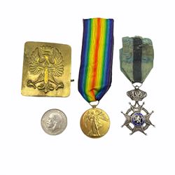 World War Victory Medal to Lt. R C  Cox, Belgian Order of Leopold, military buckle etc
