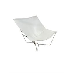 White lounge chair in white leather supported by a metal frame 