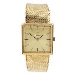 Omega gentleman's 9ct gold 17 jewel manual wind wristwatch, Cal. 620, case No. 3115490, serial No. 25158504, London 1966