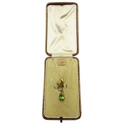Early 20th century 15ct gold peridot, pearl and pink stone shamrock pendant, in original fitted case