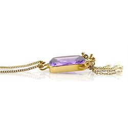 Gold amethyst and pearl pendant, on 9ct gold link necklace 