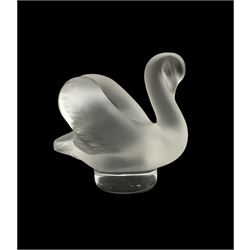 Lalique frosted glass model of a Swan, engraved Lalique France, H5cm