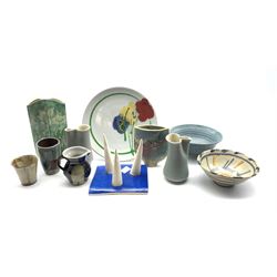 Janice Tchalenko Dartington plate, John Bedding St Ives jug, Harriet Mckenzie tripod piece, Maureen Shearlaw vase and other pieces of studio pottery (11)