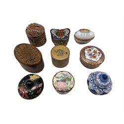 Cloisonne Butterfly shaped trinket box, carved wooden box, Miniature blue and white vase and other oriental items 