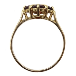 9ct gold pyrope garnet ring