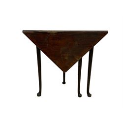 George III mahogany handkerchief corner table, gate-leg drop-leaf top with hinged lid enclosing compartment, raised on cabriole supports with pad feet 