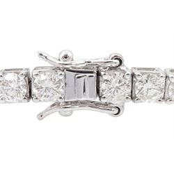 18ct white gold round brilliant cut diamond bracelet, stamped, total diamond weight approx 7.00 carat