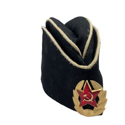 Russian military side cap with enamel and gilt metal badge