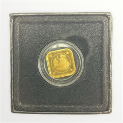 Queen Elizabeth II Tristan Da Cunha 2019 gold quarter Sovereign four sided coin, in a Hattons of London box