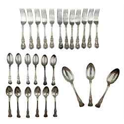 Silver Queens Pattern dessert service for twelve persons, comprising twelve dessert forks and spoons and three serving spoons, hallmarked Josiah Williams & Co, London 1915 (27)