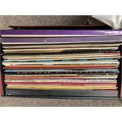 Collection of vinyl records, including classical, Pop, Folk etc including Abba, The Seekers, box sets, The Winel Album and others (quantity)