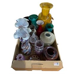 20th century glass, including a Royal Brierley iridescent vase, Mdina and others in one box
