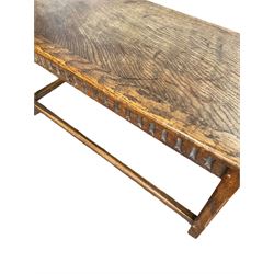 oak coffee table 