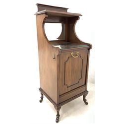 Edwardian walnut coal purdonium, raised open shelf over bevelled mirror plate, panelled fall front revealing coal box, raised on shaped supports with castors W39cm