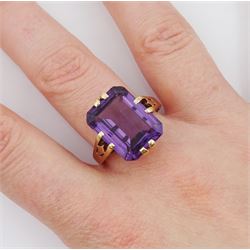 Gold single stone emerald cut synthetic alexandrite ring