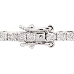 18ct white gold round brilliant cut diamond bracelet, stamped, total diamond weight approx 2.70 carat