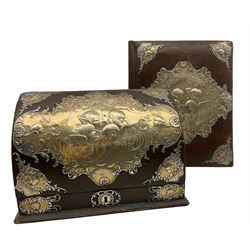 Edwardian leather and silver mounted stationery casket with hinged lid and silk lined divided interior decorated with cherub heads etc H20cm x W30cm and the matching blotter London 1901 Maker William Comyns & Sons