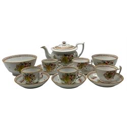 Early 19th century Newhall 'Yellow Shell' pattern tea set c.1812-25, comprising teapot, five teacups and saucers (three with loop handles), sugar bowl and slop bowl, 