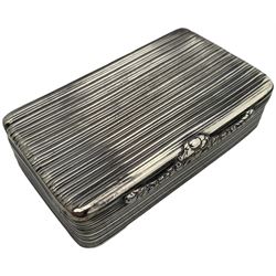 George IV silver snuff box with gilded interior and reeded decoration W7cm London 1823 Maker Charles Rawlings