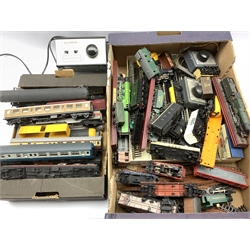 Model railway - Locomotives, carriages, rolling stock, track, 'Clipper' power control unit etc