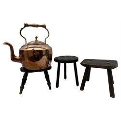 Large Victorian copper kettle with reeded handle, H32cm together with three 19th century and later milking stools (4)