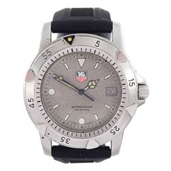 Tag Heuer Professional stainless steel quartz wristwatch, Ref. 959.706G, granite dial with date aperture, on rubber strap, cased