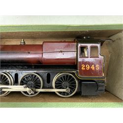 Bassett-Lowke O gauge live steam 'Mogul' 2-6-0 locomotive and tender in LMS crimson livery No.2945, boxed