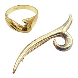 Gold swirl ring and a similar gold bar brooch, stamped or hallmarked 9ct