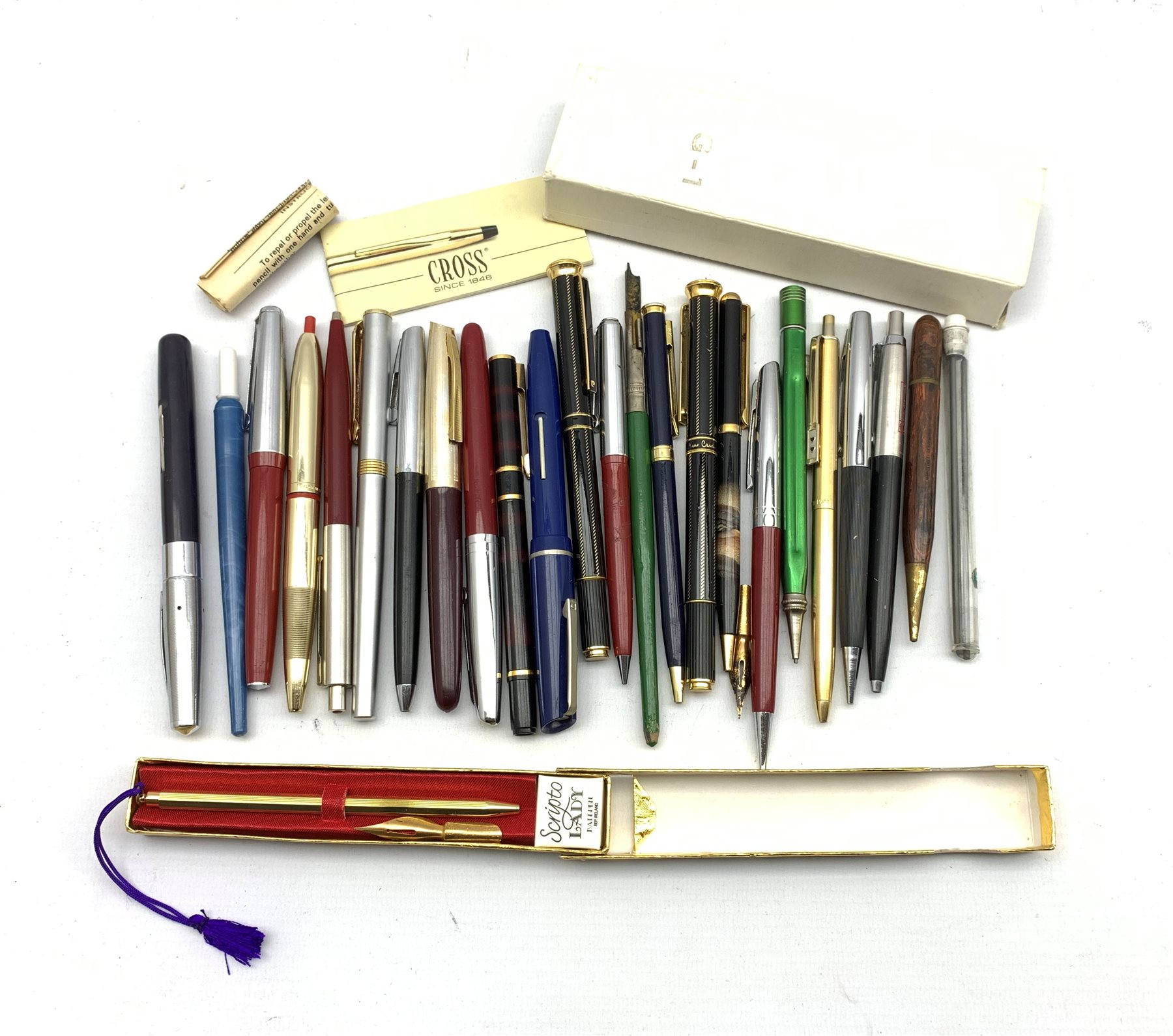 DS Collection of assorted ballpoint pens, fountain pens and propelling ...