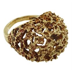 9ct gold textured open work dome shaped ring, hallmarked, approx 11.75gm