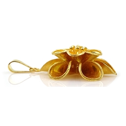 21ct gold flower pendant, approx 10gm