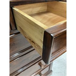 Willis & Gambier - chest of drawers, fitted with two short and four long graduated drawers, raised on bracket supports 