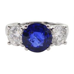 18ct white gold three stone fine 'Kashmir colour' round sapphire and diamond ring, hallmarked, sapphire approx 2.20 carat, total diamond weight approx 1.50 carat