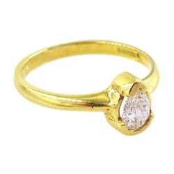 18ct gold single stone pear cut diamond ring, hallmarked, diamond approx 0.30 carat