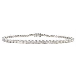 18ct white gold round brilliant cut diamond line bracelet, hallmarked, total diamond weight approx 5.50 carat