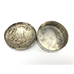 19th Century German silver circular box, the slightly domed lid embossed with battle scene, D11.5cm 