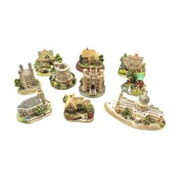 Ten Lilliput Lane models including Britain's Heritage 'St Paul's Cathedral' no. L2370, 'Hampton Court Palace' no. L2248, 'Round Tower - Windsor Castle' no. L2212, 'Orange & Lemons' no. L2492 and 'Tower of London' no. L2210, and five other models: Chatterbox Corner, Traveller's Rest, Cruck End, Cotman Cottage and Happy 21st Birthday, all boxed