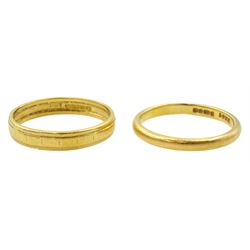 Two 22ct gold wedding bands, Birmingham 1939 and 1951