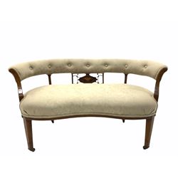 Edwardian mahogany two seat settee, buttoned back and seat upholstered in green floral damask, urn inlaid and pierced splat back, raised on square tapered supports with boxwood string inlay and castors W123cm