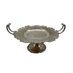 Silver two handled tazza with dished centre and pedestal foot D19cm London 1912 Maker Manoah Rhodes 7.3oz 